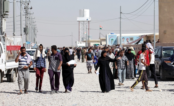 نازحون عراقيون فروا من المناطق القريبة من مدينة الموصل