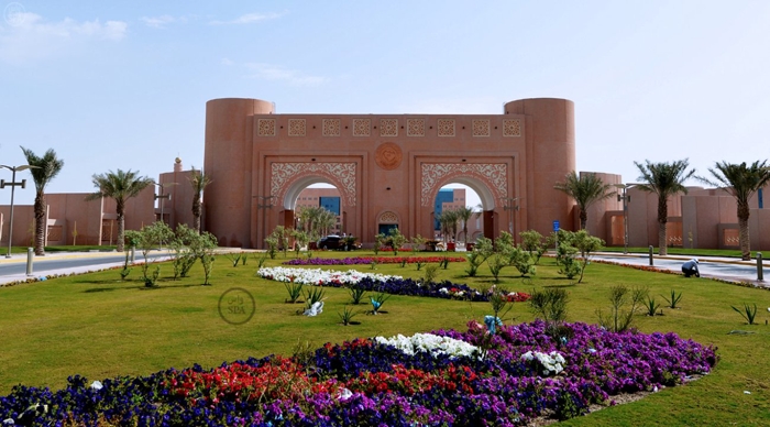 جامعة الملك فيصل تلبي احتياجات طلابها اكاديميا وبحثيا 