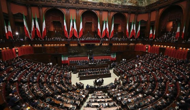 جلسة سابقة للبرلمان الإيطالي (رويترز) 