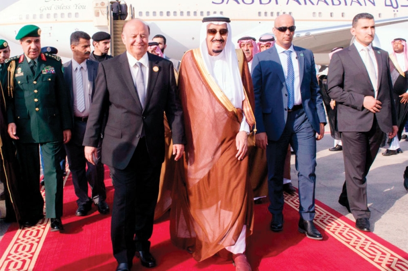 خادم الحرمين يرافقه رئيس اليمن في الرياض