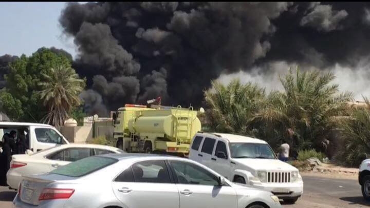 مدني القطيف يباشر حريق بمصنع للورق