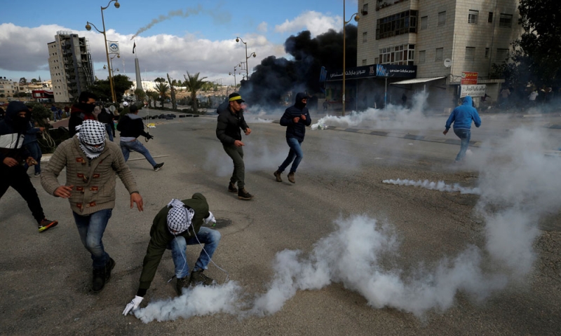 مواجهات مع قوات الاحتلال فى الخليل والقدس .. ومسيرات غضب فى الضفة وغزة
