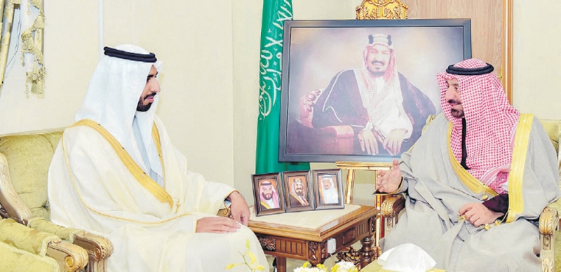 الأمير جلوي خلال استقباله السفير الإماراتي (واس)