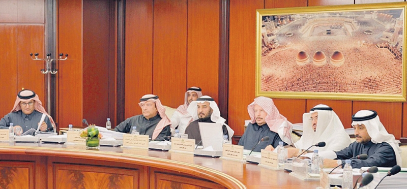 د. عبدالله آل الشيخ خلال ترؤسه اجتماع هيئة الشورى (واس )