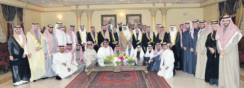 الأمير سعود بن نايف يتوسط مجلس السعدون (تصوير: حمزة بوفهيد)