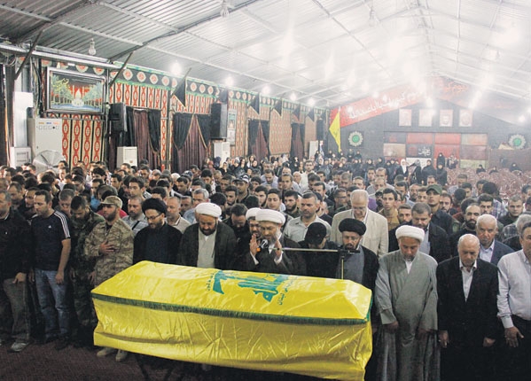 حزب الله يشيع أحد مرتزقته قتل في سوريا