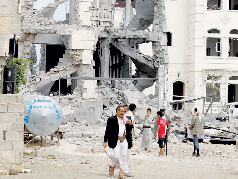 منزل زعيم الحوثيين في صنعاء عقب غارة للتحالف أمس