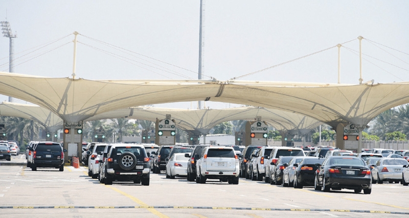 انسيابية وسهولة في عبور جسر الملك فهد (تصوير: مرتضى بوخمسين)