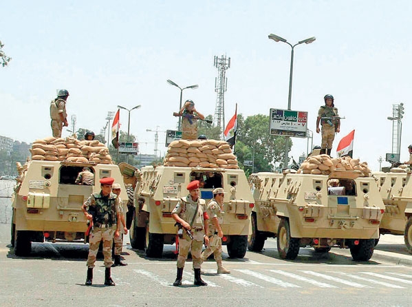 الجيش المصري يواصل ملاحقة الإرهاب في سيناء 