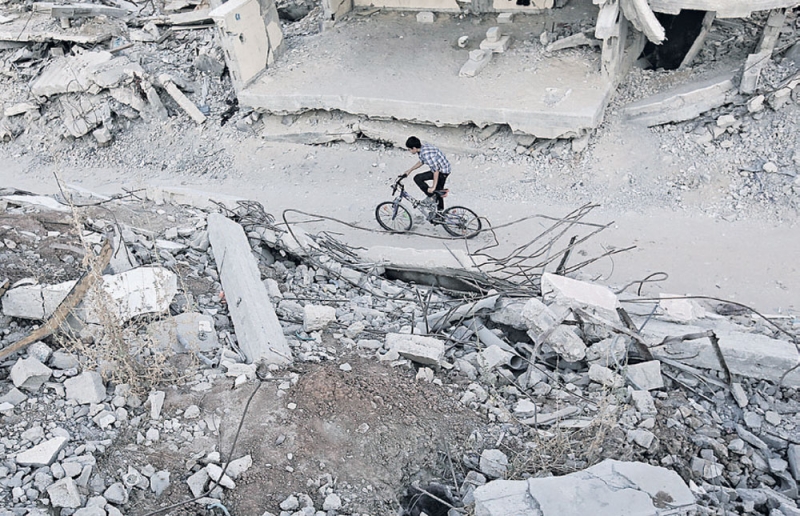  ركام منازل دمرتها الغارات والدبابات الإسرائيلية 