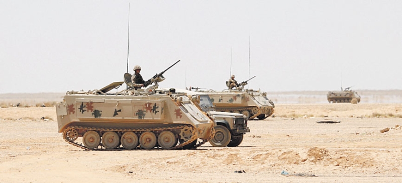  مدرعات الجيش الأردني على الحدود مع العراق 