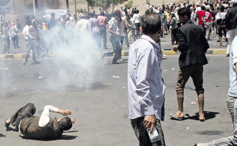 احتجاجات شعبية واسعة بعد استيلاء الحوثيين على المؤسسات الحكومية 