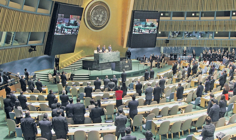 ممثلو العالم في الامم المتحدة يقفون دقيقة صمتٍ حزناً على الملك عبدالله بن عبدالعزيز 