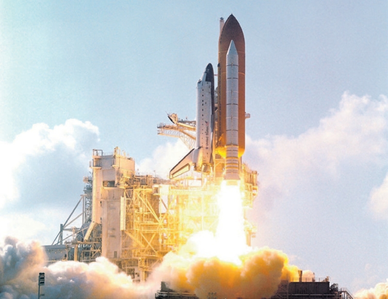 إطلاق صاروخ (فالكون هيفي) يُمثل علامة فارقة في تاريخ صناعة الفضاء (اليوم)