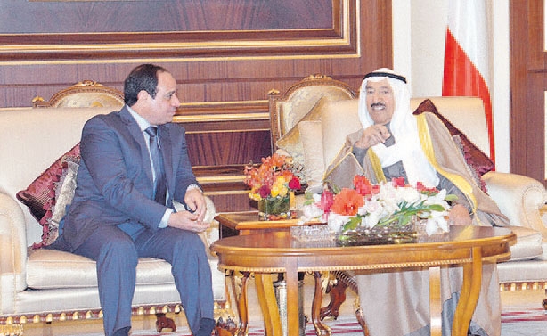 أمير الكويت في جلسة محادثات مع الرئيس المصري