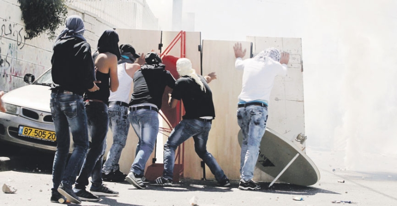  مواجهات بين متظاهرين فلسطينيين وقوات الاحتلال في القدس