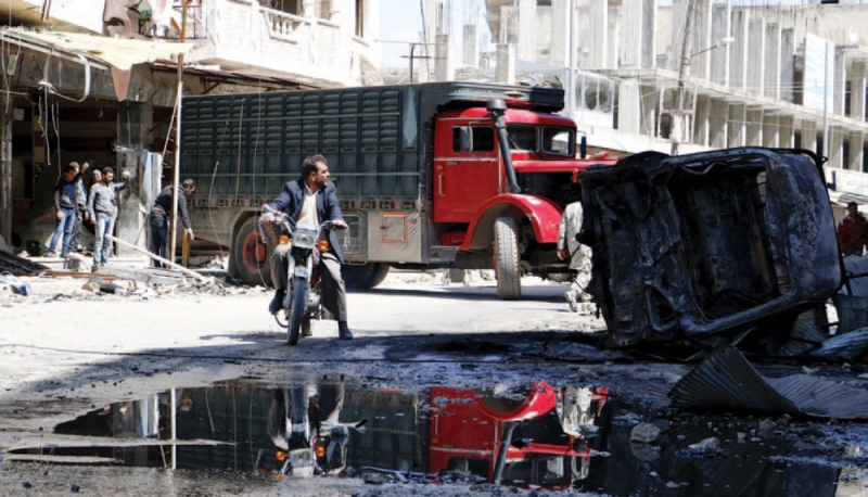 دمار كبير خلفه قصف قوات النظام في مدينة إدلب