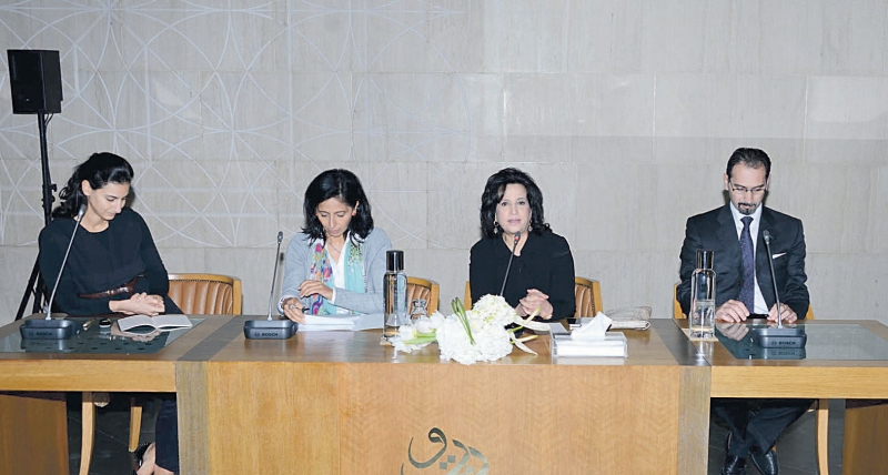  الشيخة مي آل خليفة خلال المؤتمر الصحفي 