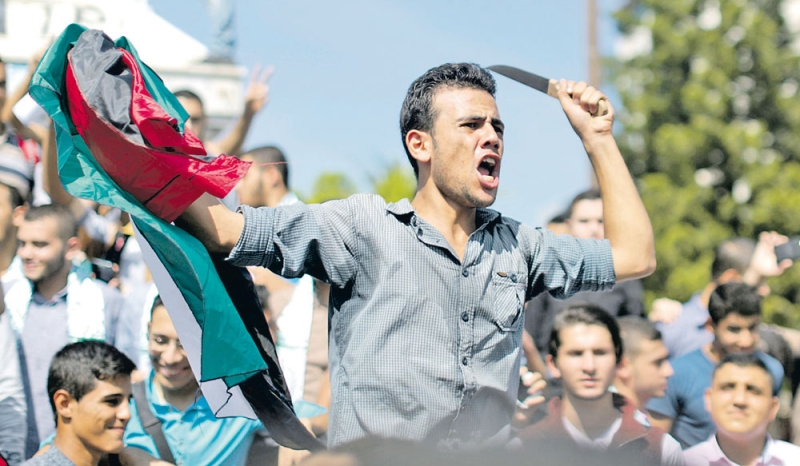مسيرة في غزة تدعو لـ «ثأر الشهداء» من إسرائيل
