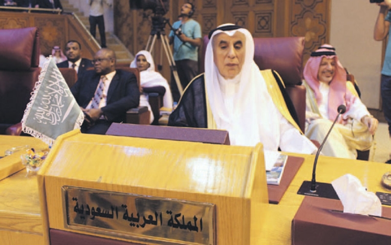 د. عبدالله الجاسر خلال حضوره في المجلس