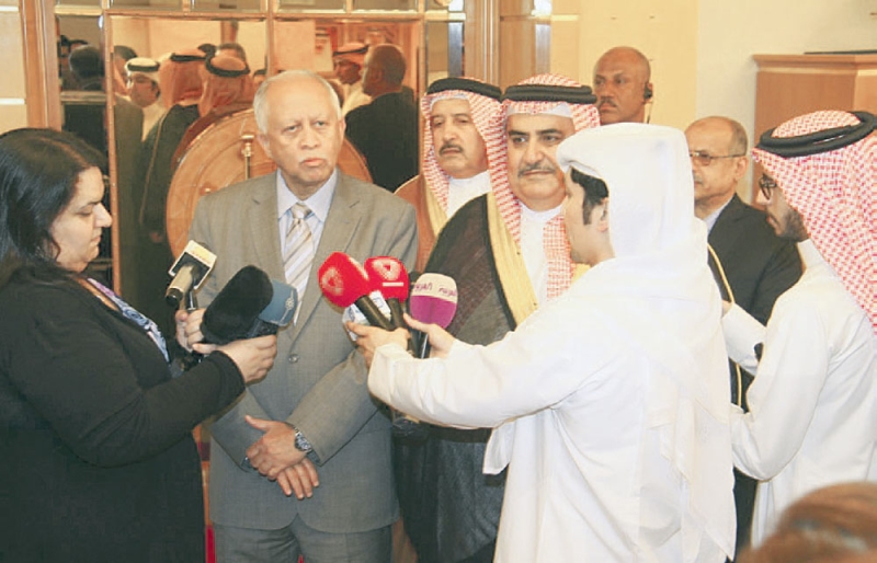 وزير الخارجية البحريني ونظيره اليمني يتحدثان للصحفيين