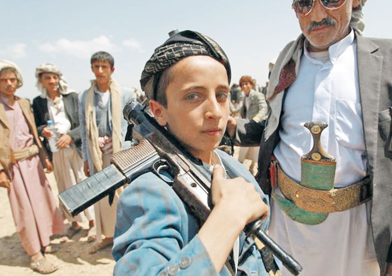 ميليشيات الحوثي تجند أطفال اليمن في انتهاك واضح لحقوق الطفولة