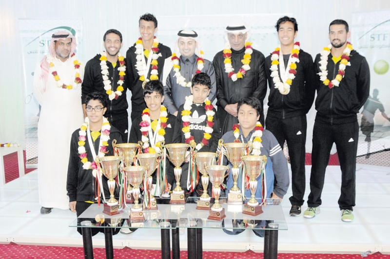 اتحاد التنس يكرم أبطال الخليج في احتفال بهيج
