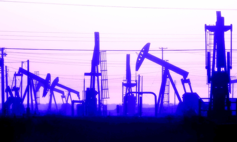 أوبك تتوقع ارتفاع إنتاج منافسيها من النفط رغم انخفاض الأسعار
