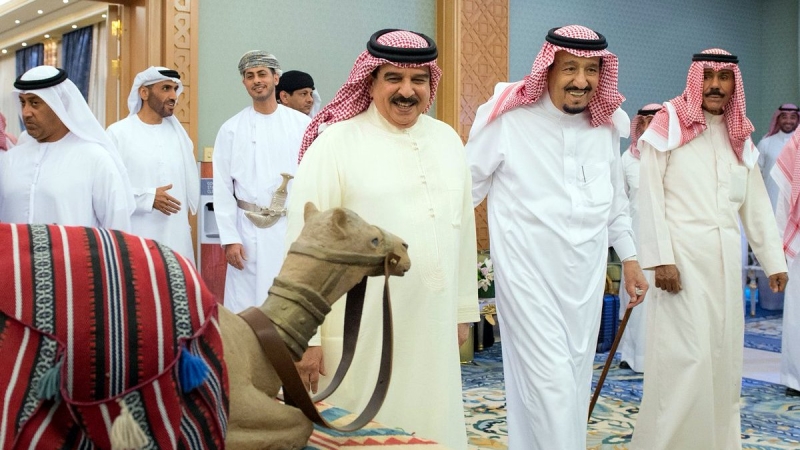خادم الحرمين الشريفين يرعى الحفل الختامي لمهرجان الملك عبدالعزيز للإبل ويدشن القرية السعودية للإبل
