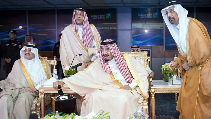 خادم الحرمين الشريفين يدشن عددا من المشروعات النفطية العملاقة لأرامكو السعودية
