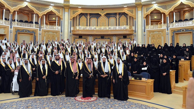 خادم الحرمين الشريفين يفتتح أعمال السنة الأولى من الدورة السابعة لمجلس الشورى

