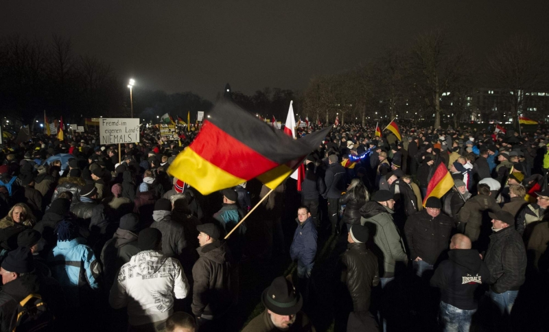 عشرات الالاف يتظاهرون غربي ألمانيا احتجاجا على حركة بيجيدا المعادية للإسلام
