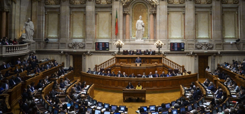 البرلمان البرتغالي يصوت لسحب الثقة من الحكومة 