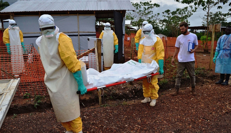 منظمة الصحة : حصيلة ضحايا إيبولا تقترب من خمسة آلاف حالة 