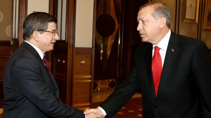 الرئيس التركي يوافق على تشكيلة الحكومة الانتقالية
