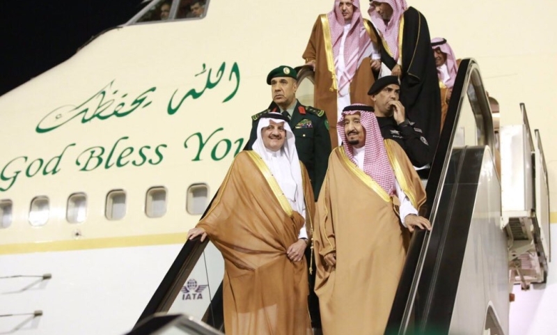 خادم الحرمين الشريفين يصل إلى المنطقة الشرقية قادماً من الرياض

