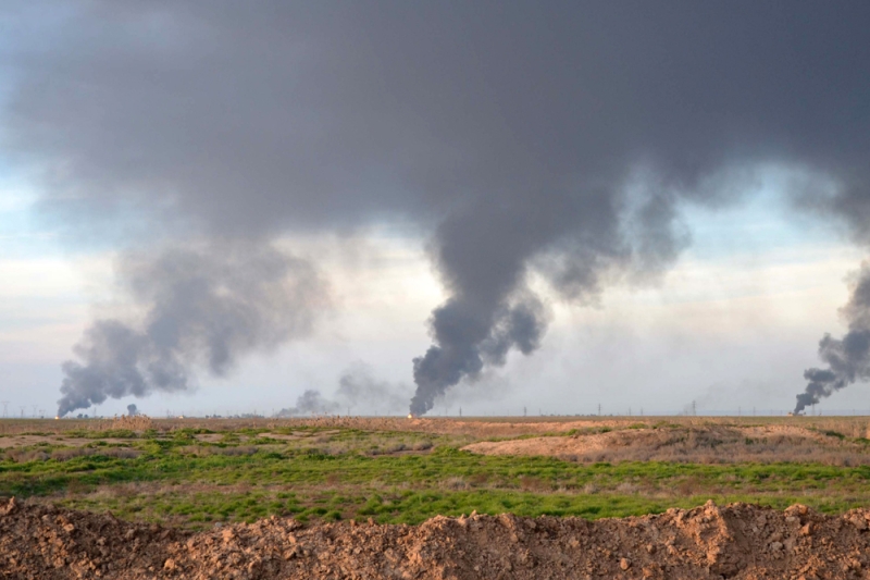 تصاعد الدخان بعد مواجهات مع تنظيم داعش في كركوك (أ ف ب) 