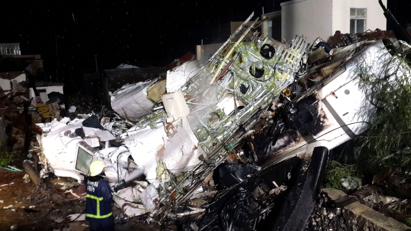 مصرع 51 شخصاً على الاقل في تحطم طائرة تايوانية

