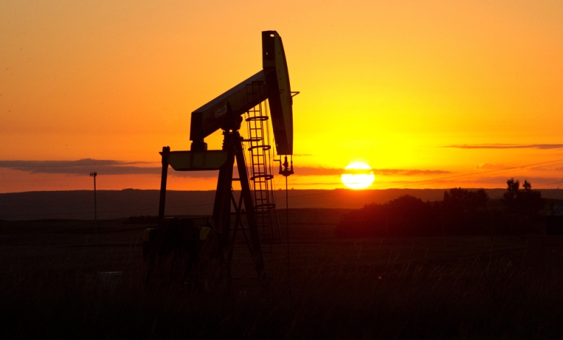أسعار النفط تتهاوى بعد قرار أوبك عدم خفض الانتاج
