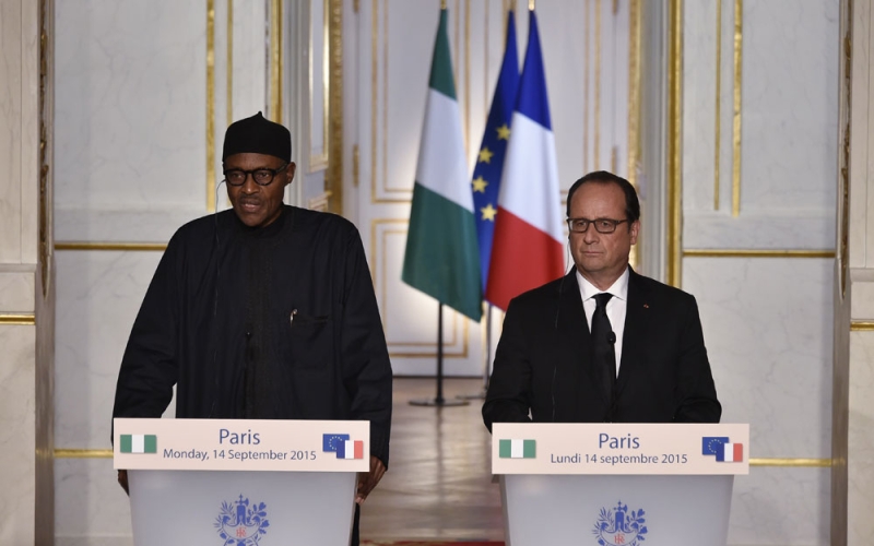 الرئيس الفرنسي في المؤتمر الصحفي مع نظيره النيجيري