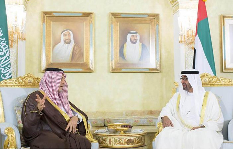 محمد بن زايد خلال استقباله الأمير سعود الفيصل (و ا م)