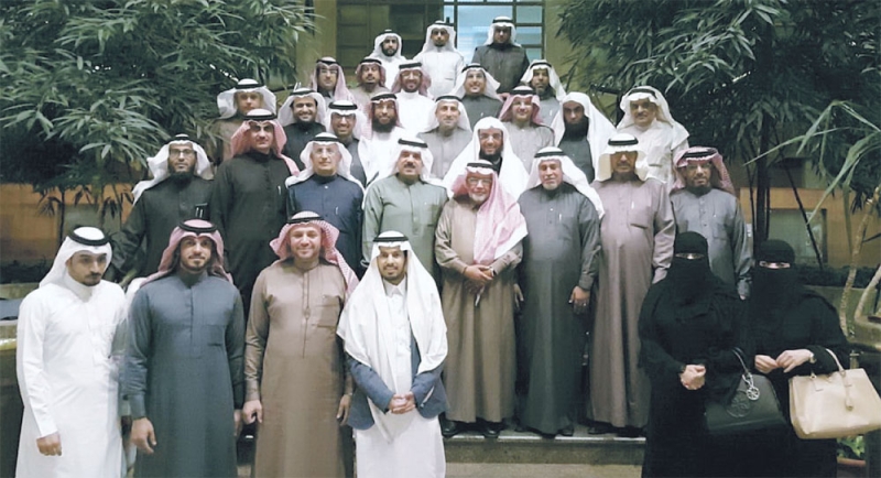  أعضاء المجلس في صورة جماعية عقب الجلسة
