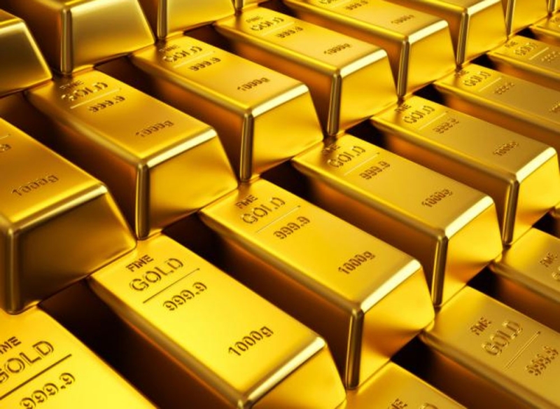 الذهب يتراجع في ظل ارتفاع الدولار
