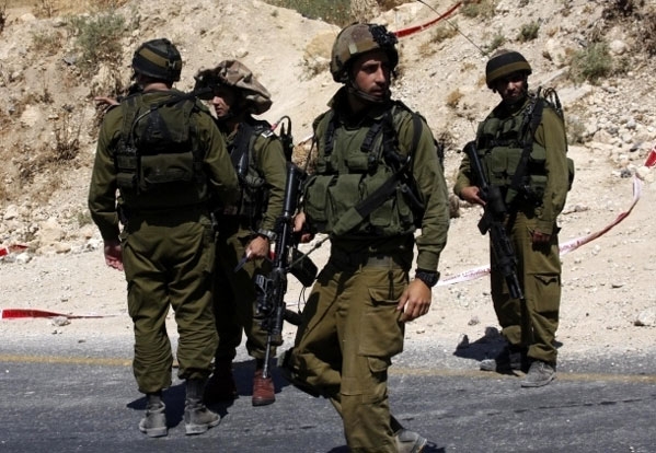 جيش الاحتلال الإسرائيلي يعتقل 10 فلسطينيين
