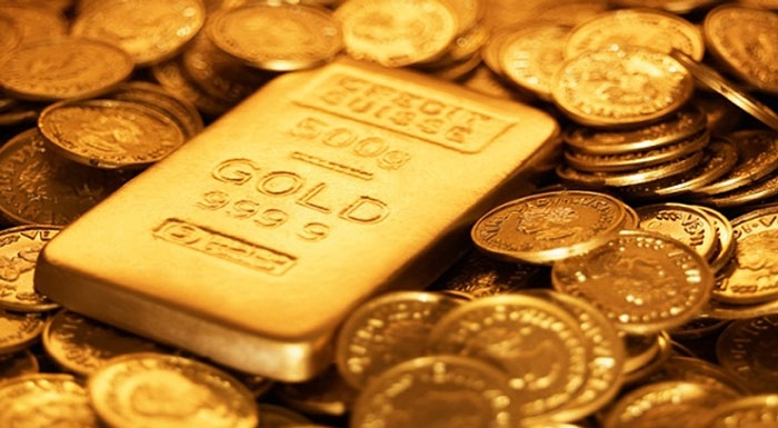 الذهب يتراجع مع نزول اليورو بفعل الأزمة اليونانية

