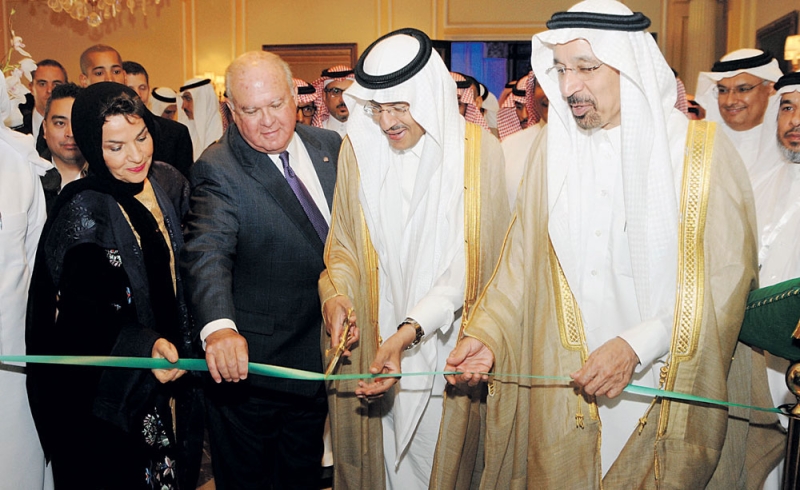 الأمير عبدالعزيز بن سلمان يفتتح الندوة العالمية لمبادرة غاز الميثان في قطاع النفط و الغاز
