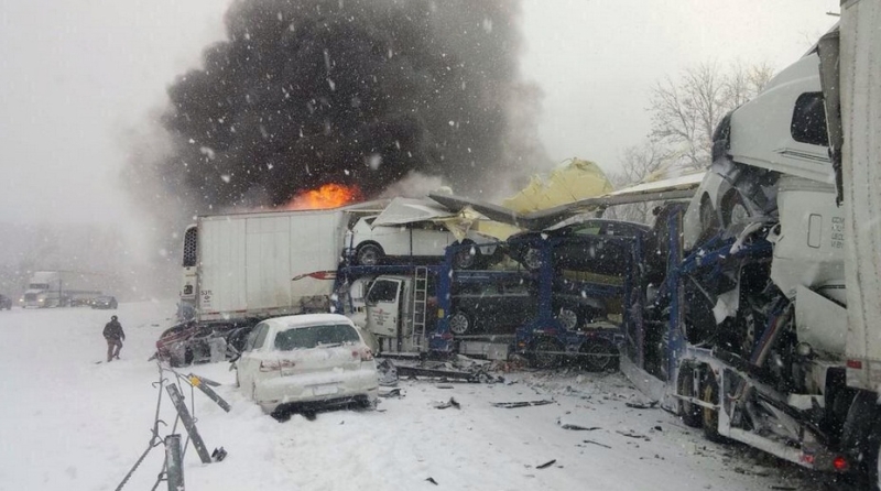 مقتل شخص في حادث تصادم لـ 150 سيارة على طريق سريع في ميشيجان 
