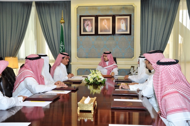 الأمير أحمد بن فهد بن سلمان يستقبل رئيس القطاع الشرقي بشركة الكهرباء
