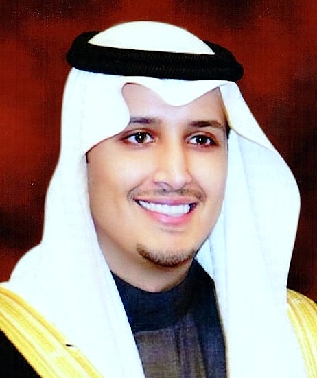 الأمير أحمد بن فهد بن سلمان يناقش تمكين المرأة مع شابات الأعمال
