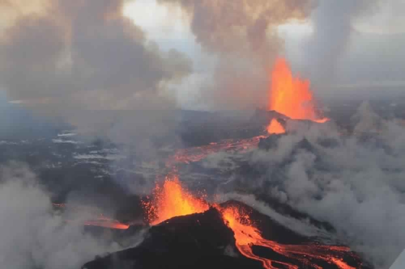 بركان أيسلندا على وشك الانفجار
